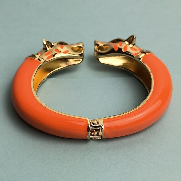 Statement Chunky Glaze Hinged Cuff Bracelet Double Wolf Head Vibrat Oran… - Picture 7 of 7